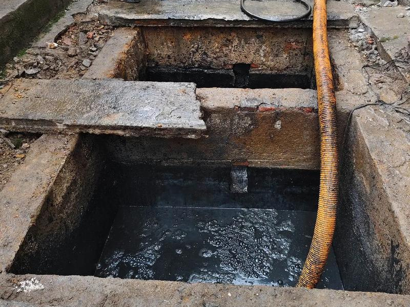 桠溪清理化粪池